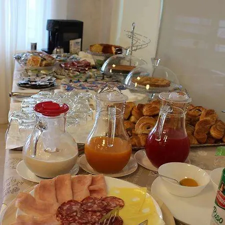Hotel Miramare Grand Youth - 3*