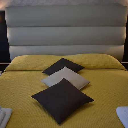 Hotel Miramare Grand Youth - 3*