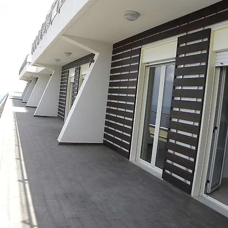 Miramare Grand Youth -